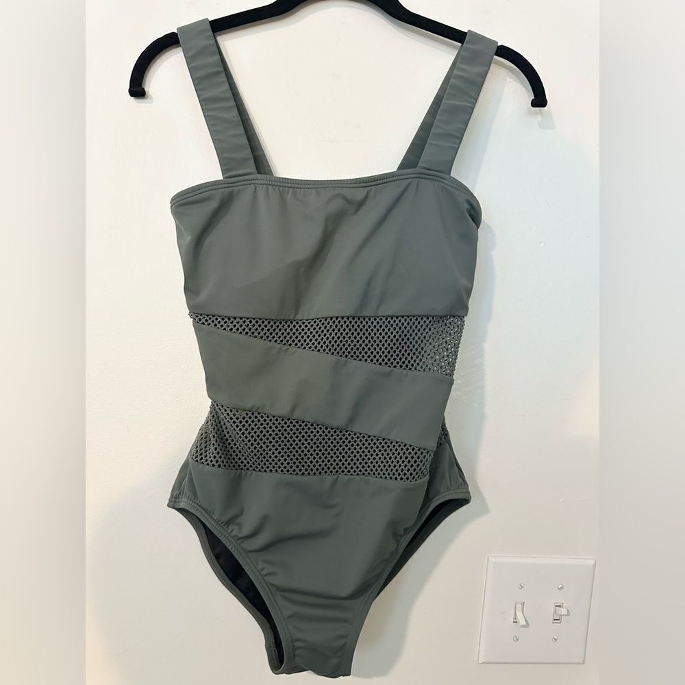 Carmen Marc Valvo One Pc Swimwear 8 - Picture 1 of 6
